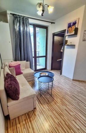 Roxy Apartment